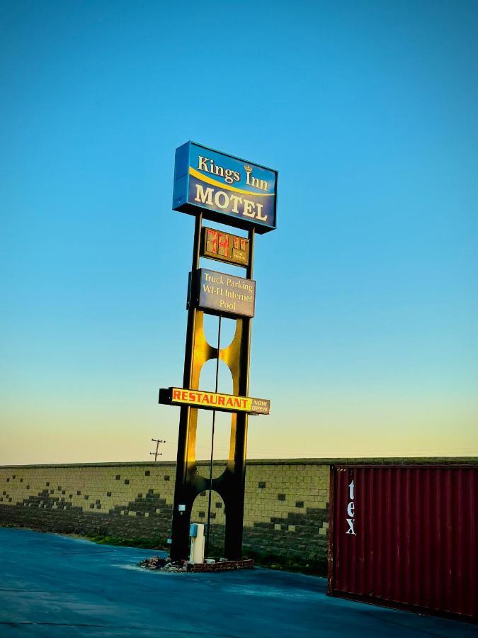 King'S Inn Motel Kingsburg Buitenkant foto