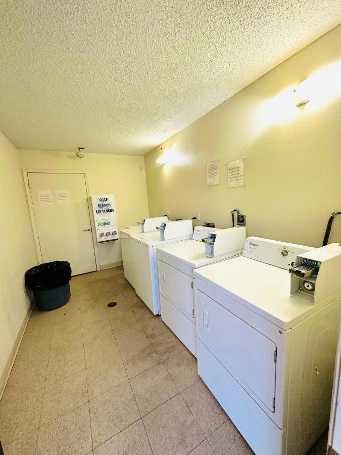 King'S Inn Motel Kingsburg Buitenkant foto