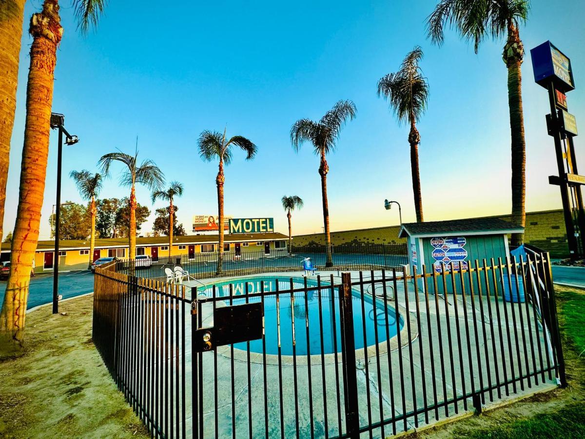 King'S Inn Motel Kingsburg Buitenkant foto