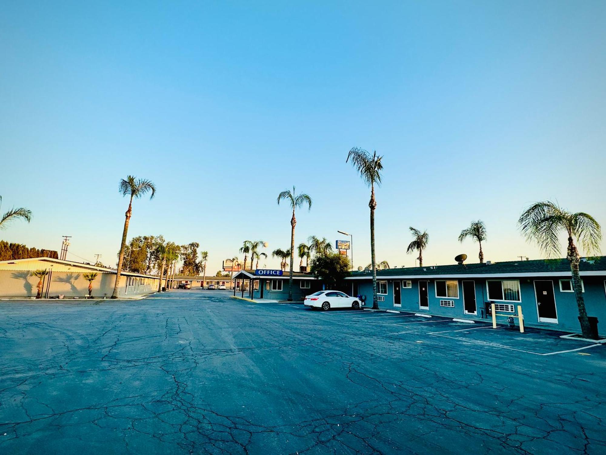 King'S Inn Motel Kingsburg Buitenkant foto