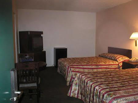 King'S Inn Motel Kingsburg Buitenkant foto